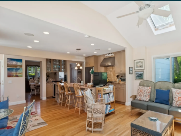 Luxurious Retreat in Tiana Shores - Your Perfect Hamptons Getaway